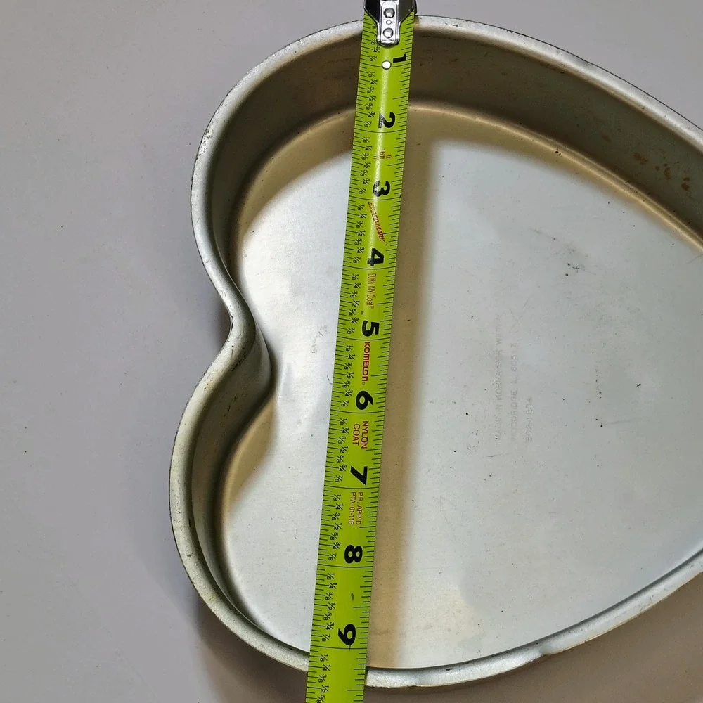Wilton Heart Shaped Aluminum Cake‎ Pan 9 Inch Vintage 502-1204 Made in Korea